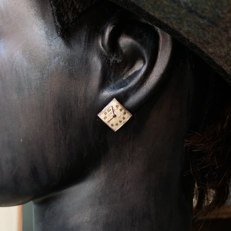 【new!!】antique dial square rhombus pierced earrings(ボックス付)【K1033】