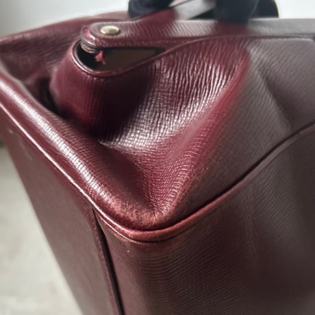 BALLY オールドバリー 80s-90s Vintage イタリア製 型押しレザー 口枠ハンドバッグ ボルドー Gold金具 ミニドクターバッグ イタリア製 made in italy