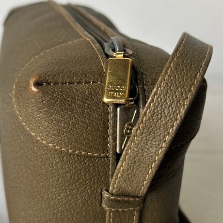 GUCCI  オールドグッチ 70s クレストタグ オーバルインターロッキング レザー ミニショルダーバッグ オリーブ ミリタリーグリーン 本革 ゴールド金具 made in italy 良品