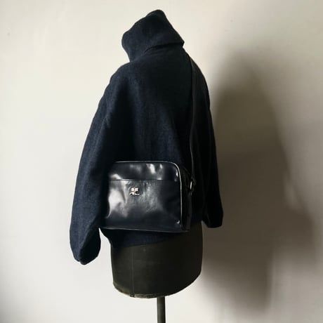 courrèges オールドクレージュ 70s80sヴィンテージ 本革 レザーショルダーバッグ ダークネイビー メタルACロゴ  フランス製 made in france