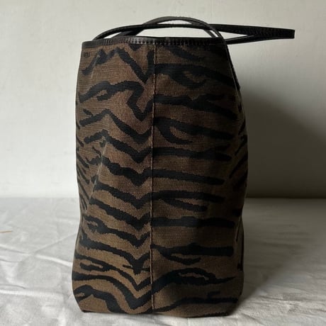 FENDI フェンディ タイガーパターン キャンバス ロールバッグ（トートバッグ）TABACCO+MORO 軽量/シンプルデザイン 2000年代後期 付属品あり 美品