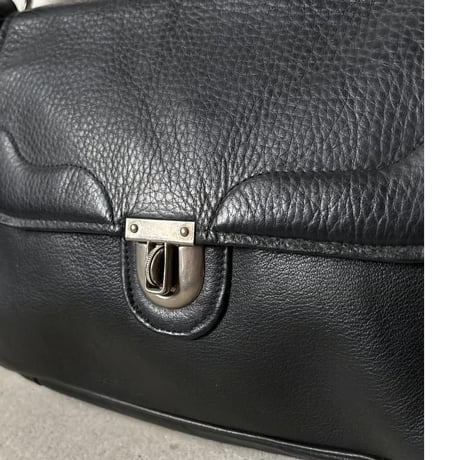 60s-70s ヴィンテージ レザー ショルダーバッグ  ブラック/シルバー金具 本革 フラップバッグ  ターンロック旧金具  日本古道具 japan vintage⁠