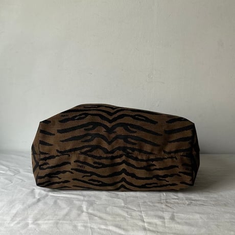 FENDI フェンディ タイガーパターン キャンバス ロールバッグ（トートバッグ）TABACCO+MORO 軽量/シンプルデザイン 2000年代後期 付属品あり 美品