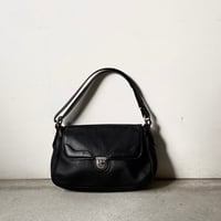 60s-70s ヴィンテージ レザー ショルダーバッグ  ブラック/シルバー金具 本革 フラップバッグ  ターンロック旧金具  日本古道具 japan vintage⁠