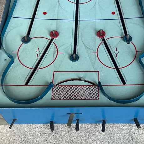 1959年発売 ヨネザワ (米沢玩具) ダイヤモンドホッケーゲーム / ブリキ製選手12体フルセット・外箱＋パック＋鉄製ゴール2個＋スコアボード＋木ピン2本等々付属品完備  良品