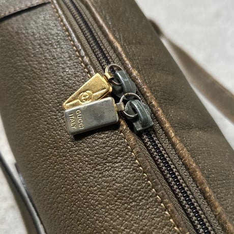 GUCCI  オールドグッチ 70s クレストタグ オーバルインターロッキング レザー ミニショルダーバッグ オリーブ ミリタリーグリーン 本革 ゴールド金具 made in italy 良品