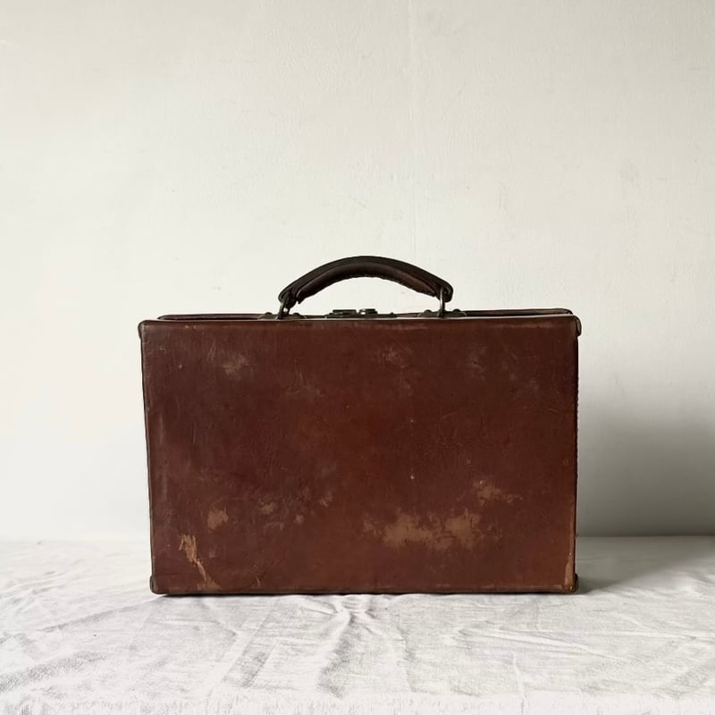 60s ヨーロッパ古着　ビンテージ 本革　トランク　トラベルバック　真鍮金具 40s-60s ヴィンテージ レザー ミニトランク ブラウン/真鍮金具 本革