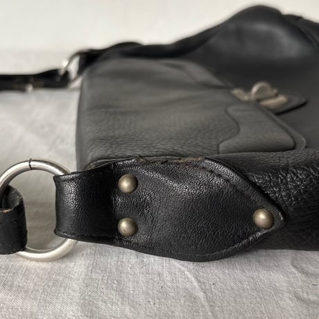 60s-70s ヴィンテージ レザー ショルダーバッグ  ブラック/シルバー金具 本革 フラップバッグ  ターンロック旧金具  日本古道具 japan vintage⁠