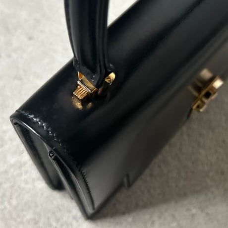 GUCCI  オールドグッチ 70sヴィンテージ ボックスカーフ ケリー型ハンドバッグ 筆記体ロゴ ブラック/ゴールド金具  付属品(保存袋 レザーミニポーチ フラッシャー)有 極美品