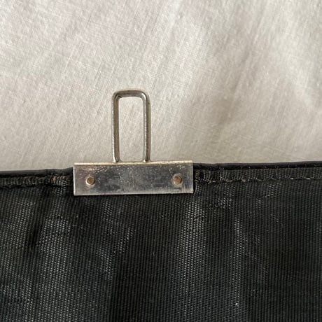 60s-70s ヴィンテージ レザー ショルダーバッグ  ブラック/シルバー金具 本革 フラップバッグ  ターンロック旧金具  日本古道具 japan vintage⁠