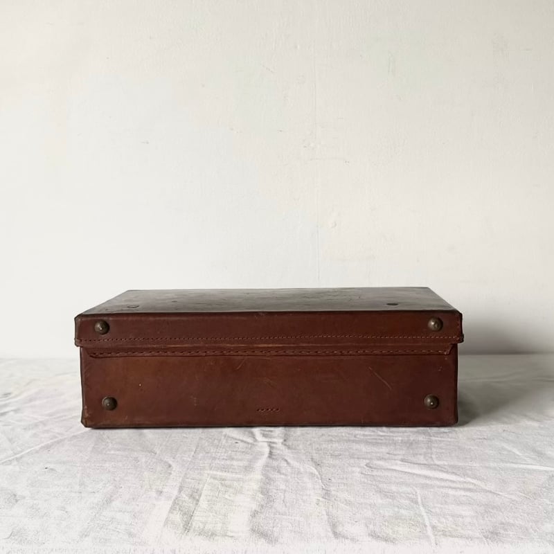 60s ヨーロッパ古着　ビンテージ 本革　トランク　トラベルバック　真鍮金具 40s-60s ヴィンテージ レザー ミニトランク ブラウン/真鍮金具 本革
