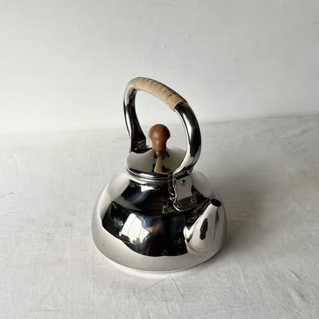 FINE KETTLE ファインケトル morico モリコ (森井金属興業) 18-8ステンレス ケトル 籐巻きハンドル 2.0L 新潟燕三条  未使用・元箱タグ付