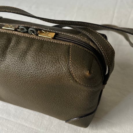 GUCCI  オールドグッチ 70s クレストタグ オーバルインターロッキング レザー ミニショルダーバッグ オリーブ ミリタリーグリーン 本革 ゴールド金具 made in italy 良品