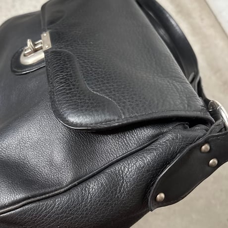60s-70s ヴィンテージ レザー ショルダーバッグ  ブラック/シルバー金具 本革 フラップバッグ  ターンロック旧金具  日本古道具 japan vintage⁠