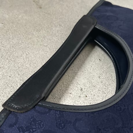 CELINE オールドセリーヌ 70sヴィンテージ  Cマカダム（Cサルキー） 馬車ロゴレザーエンブレム  くり手 ハンドバッグ くり抜きトート ネイビー デッドストック未使用品