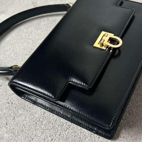 GUCCI  オールドグッチ 70sヴィンテージ ボックスカーフ ケリー型ハンドバッグ 筆記体ロゴ ブラック/ゴールド金具  付属品(保存袋 レザーミニポーチ フラッシャー)有 極美品