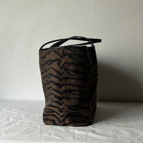 FENDI フェンディ タイガーパターン キャンバス ロールバッグ（トートバッグ）TABACCO+MORO 軽量/シンプルデザイン 2000年代後期 付属品あり 美品