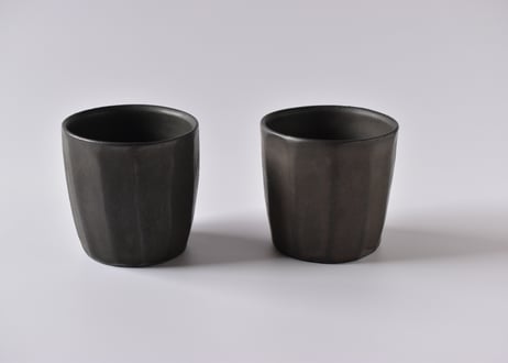 黒釉面取りカップ(高)／馬場勝文