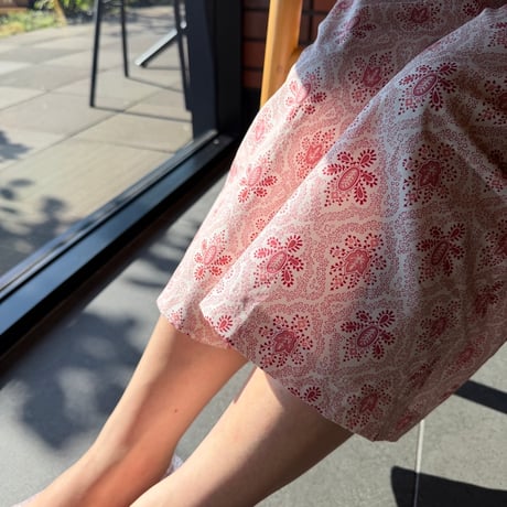 【即納】　eee ♥️rosęliberty crop pants2カラー