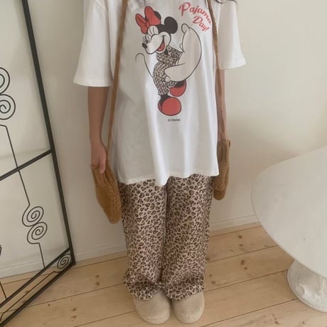 1055 OLD minie Daisy tee