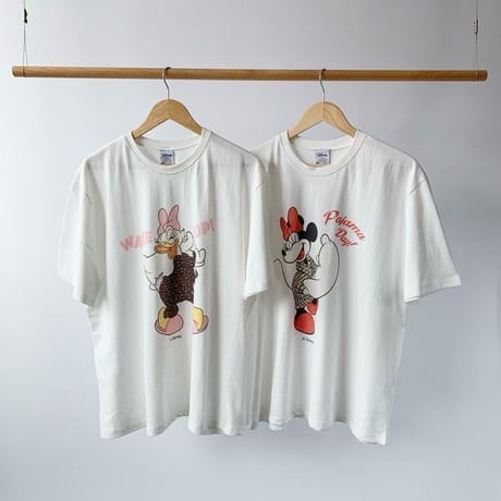 1055 OLD minie Daisy tee