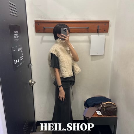 0965 boa high neck crop vest