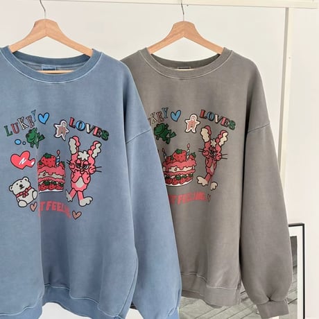 1080 pigment Pop Illustration Sweat/2カラー