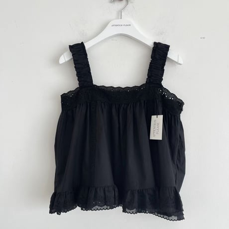 frill flare blouse/2カラー　理恵アイボリー着用