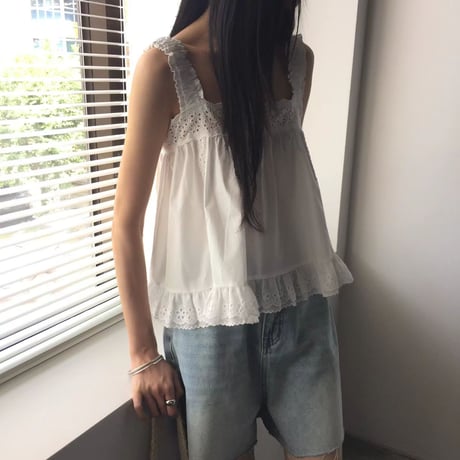 frill flare blouse/2カラー　理恵アイボリー着用