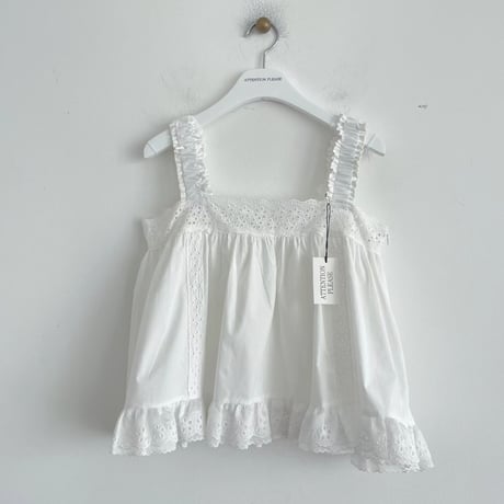 frill flare blouse/2カラー　理恵アイボリー着用
