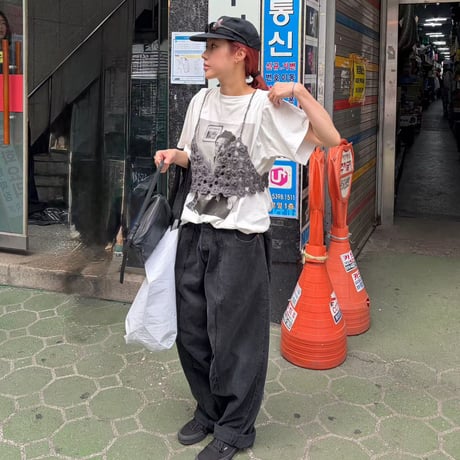 1042 Burapi Graphic Tee/2カラー