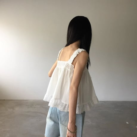 frill flare blouse/2カラー　理恵アイボリー着用