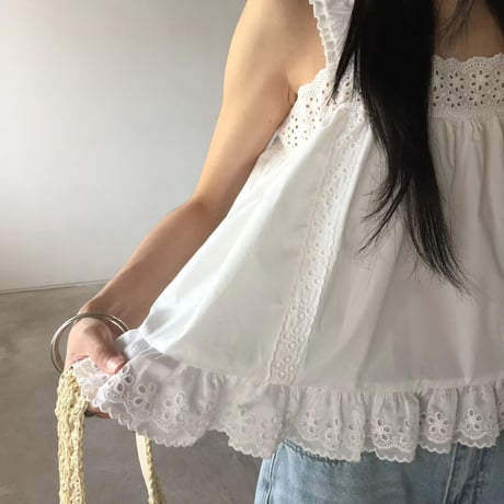 frill flare blouse/2カラー　理恵アイボリー着用