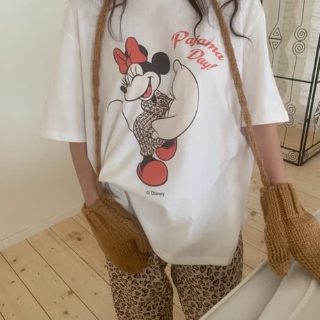 1055 OLD minie Daisy tee