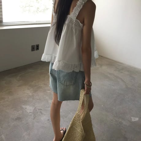 frill flare blouse/2カラー　理恵アイボリー着用