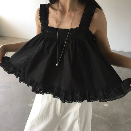 frill flare blouse/2カラー　理恵アイボリー着用