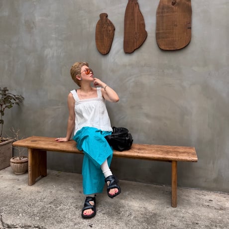 frill flare blouse/2カラー　理恵アイボリー着用