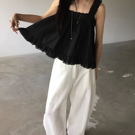 frill flare blouse/2カラー　理恵アイボリー着用
