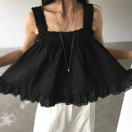 frill flare blouse/2カラー　理恵アイボリー着用