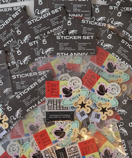 CHILK 5th anniversary T-shirt (SUMI) × sticker set