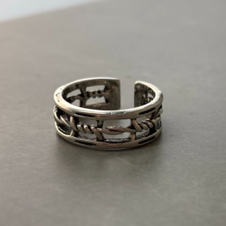 2610RG0846 / Barbed Wire Open  ring （Silver）