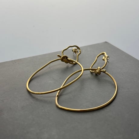 2608PR0853 / Nuance Knot Hoop pierce（Gold）