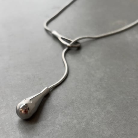2609NC0405 / Heart motif drop Y-Necklace（Silver）