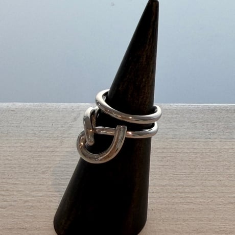 2608RG0831 / Irregular twist double line ring #02（Silver）