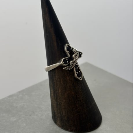 2608RG0832 / Cross & chain design ring （Silver/Black）