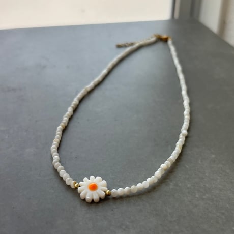 2607NC0403 / Daisy white beads Necklace（White）
