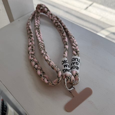 2608GS074(S)/ Multicolored Smartphone Strap (Pink)