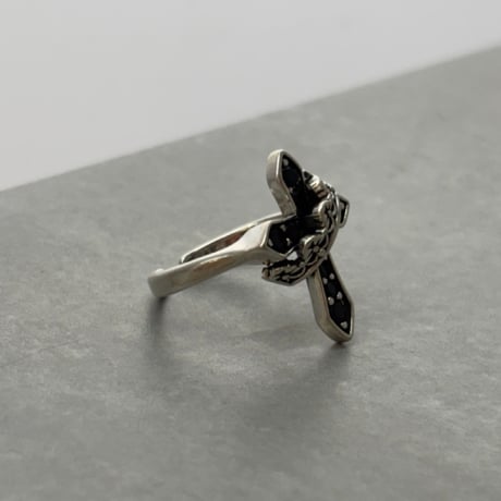 2608RG0832 / Cross & chain design ring （Silver/Black）