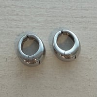 2607ER006 / Mini Drop Hoop Clip-on Earrings（Silver）