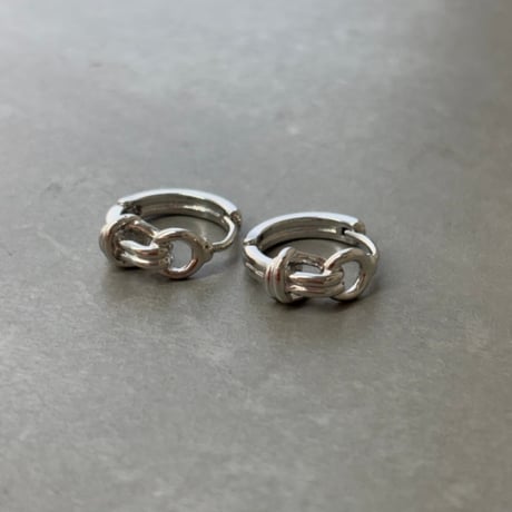 2610PR0862 / Knot Detail Hoop Pierce（Silver）
